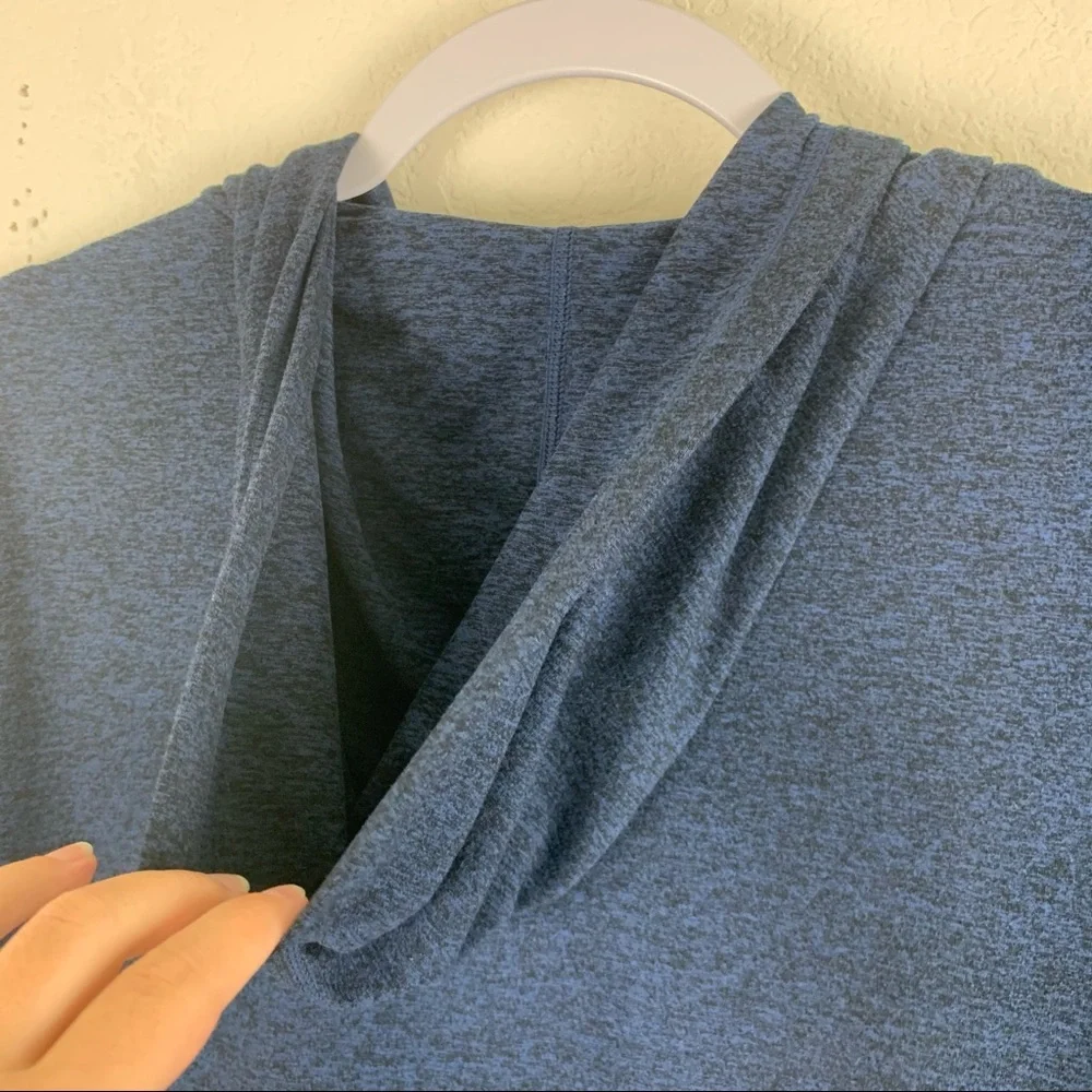 Vuori | Halo Performance Full Zip Hoodie Sweater - Picture 8 of 9